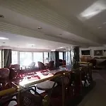 Отель Hotelozbek 3*