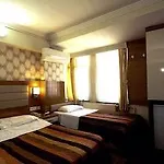 Hotel Hotelozbek 3*