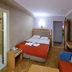 Hotelozbek 3*