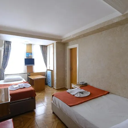 فندق Hotelozbek 3*